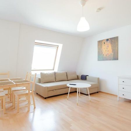 Central Living Apartments - Rathaus Відень Екстер'єр фото